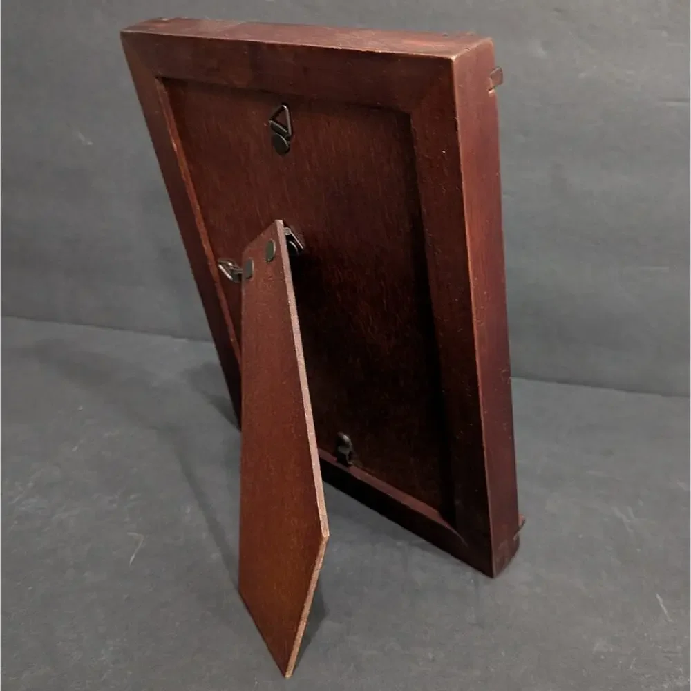 Vintage 5x7 Red Mahogany Hardwood Photo Frame Tramp Art Cross Corner Easel